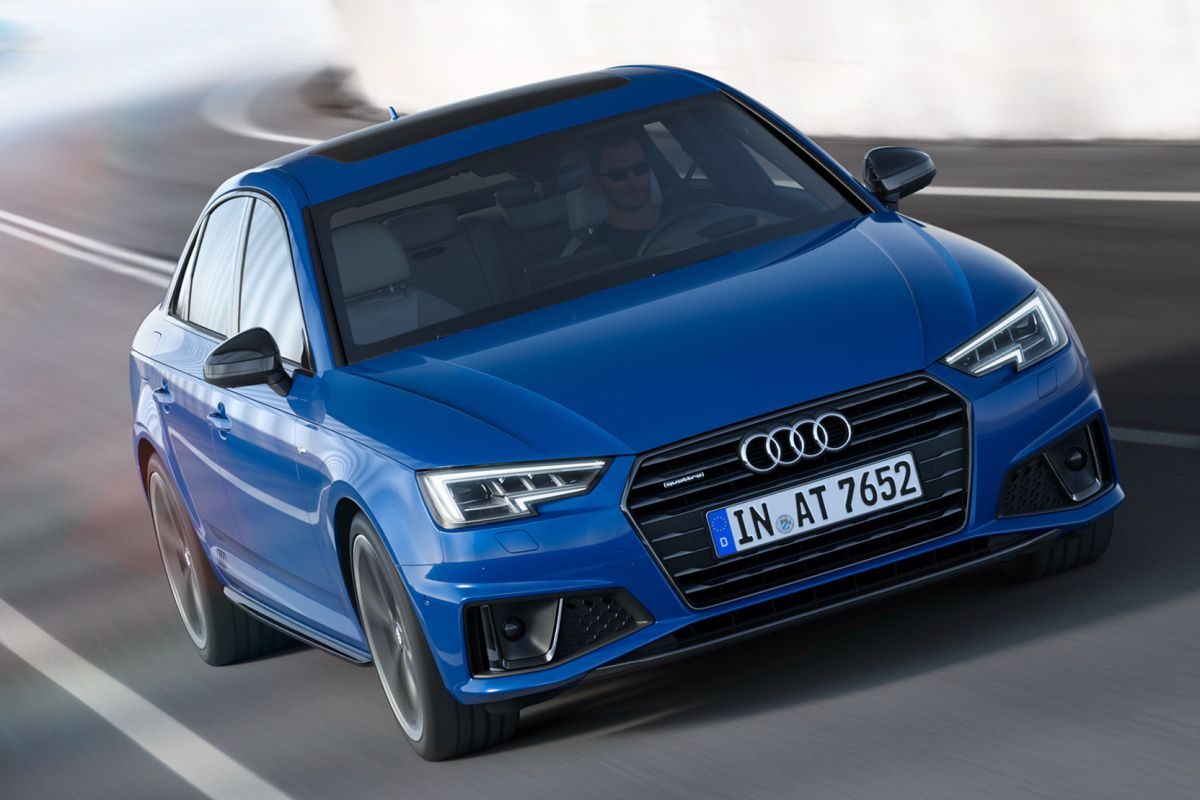 Audi A4 Sedan · أزرق — الصورة 2