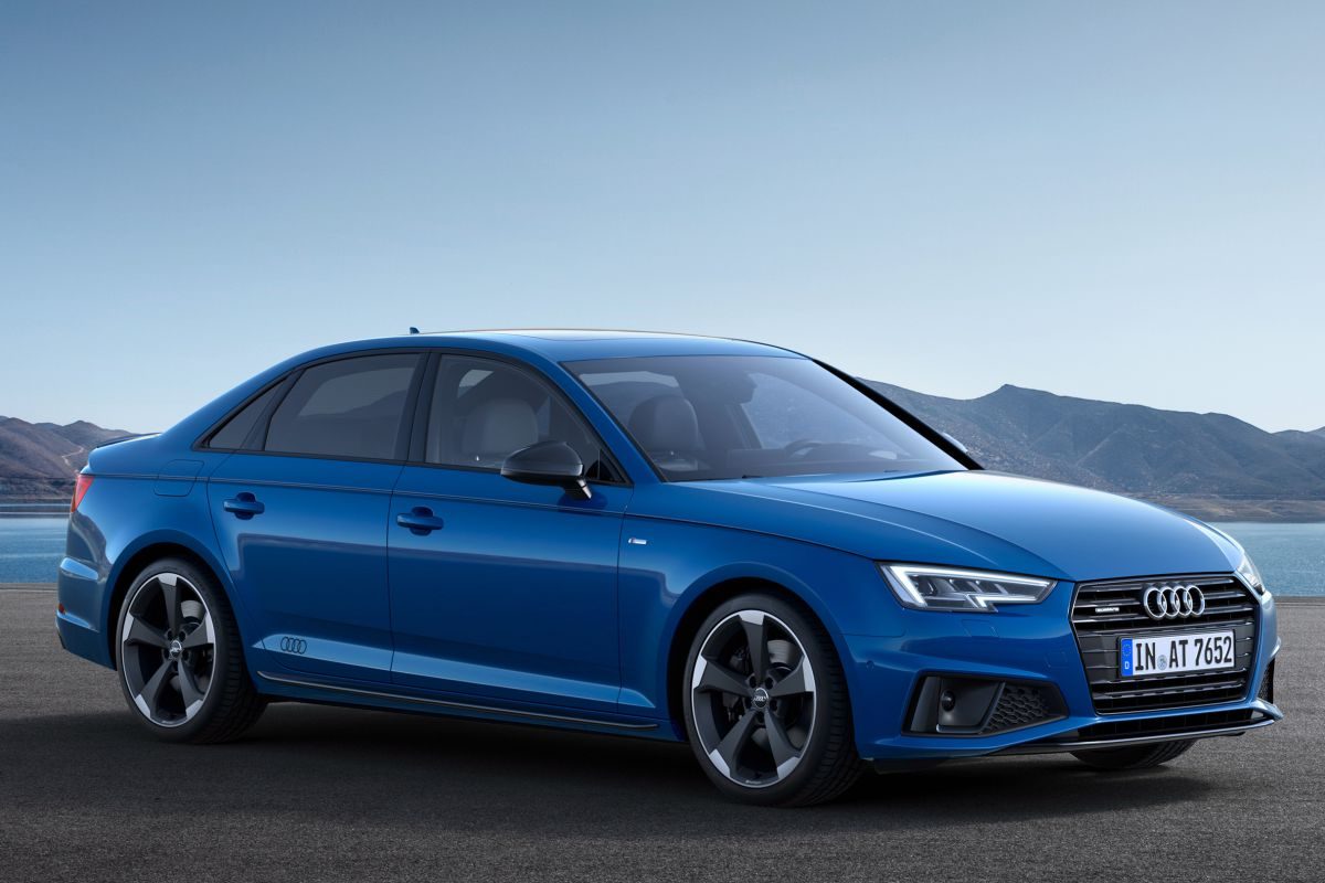 Audi A4 Sedan · أزرق — الصورة 4