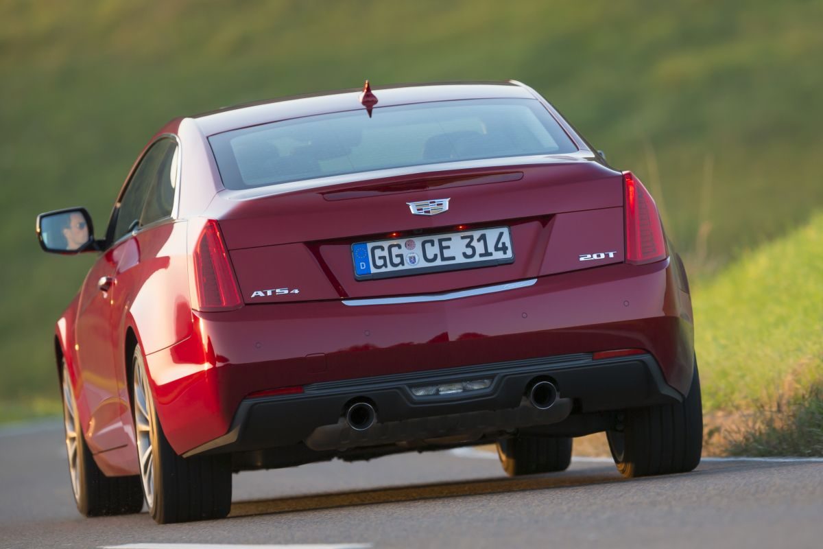 Cadillac ATS Coupé · Kırmızı — görsel 3