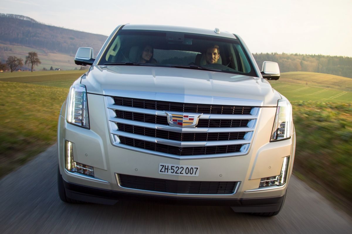Cadillac Escalade · شمبانيا — الصورة 3