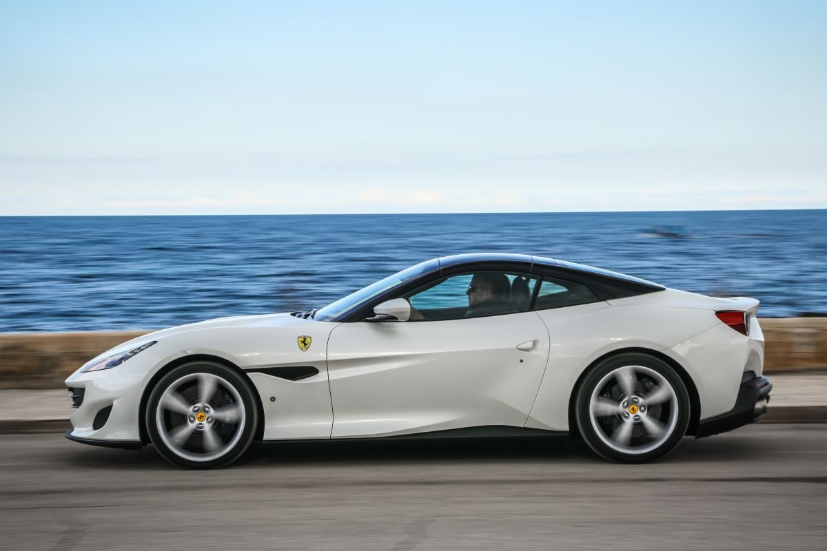 Ferrari Portofino · Beyaz — görsel 3